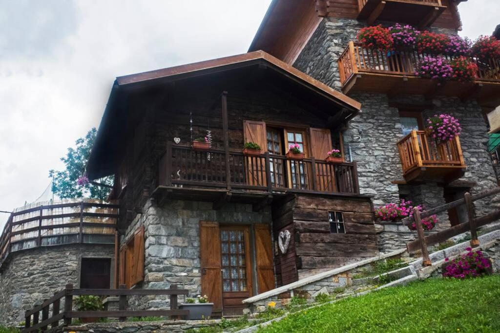 Chalet Indipendente In Centro A Valtournenche Exterior foto